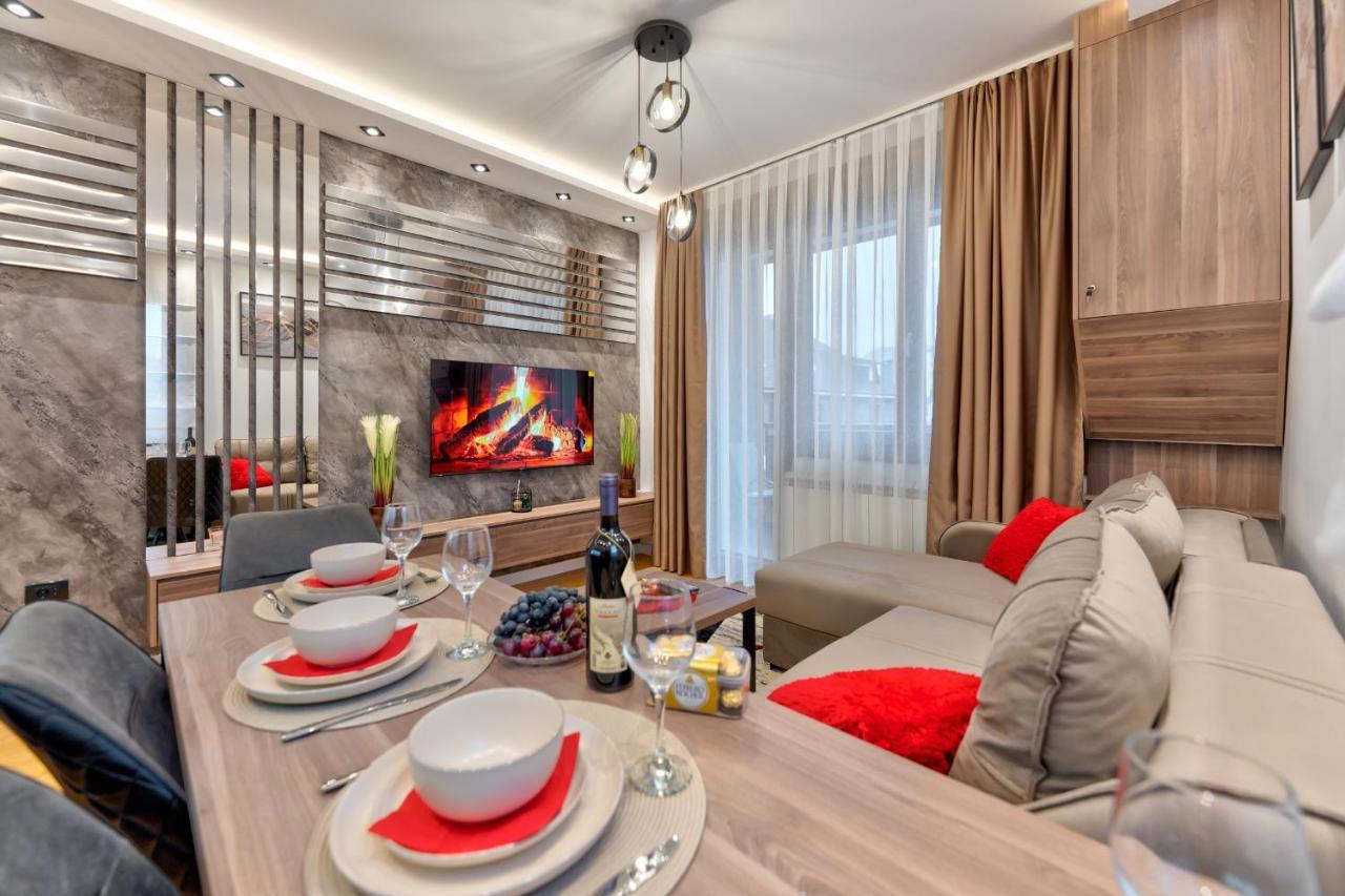 Aurora Lux 24 Apartment